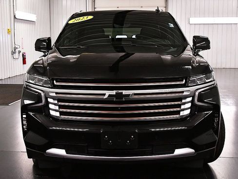 Used 2023 Chevrolet Tahoe High Country image 2