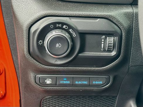 Certified 2023 Jeep Wrangler Unlimited AWD/4WD image 11