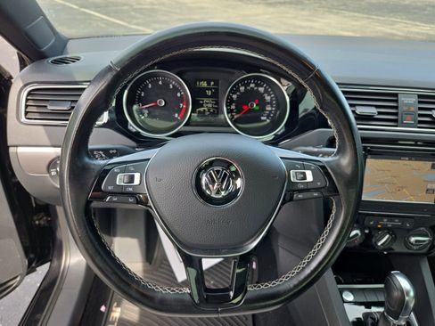 Used 2017 Volkswagen Jetta Sport FWD image 15