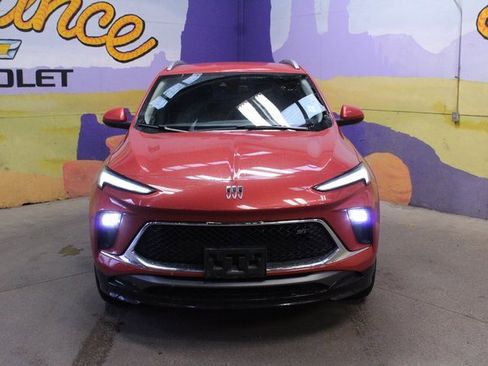 Used 2024 Buick Encore GX Sport Touring image 3