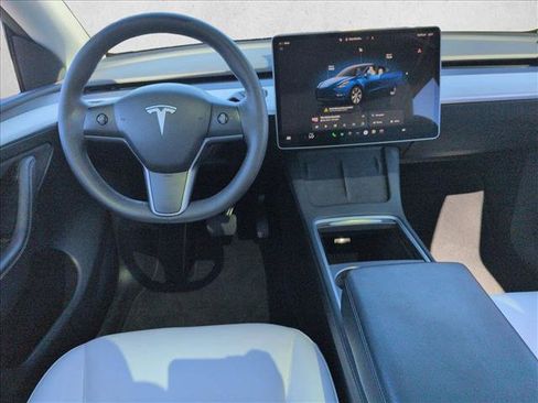 Used 2023 Tesla Model Y Long Range image 24