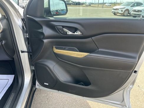 Used 2017 GMC Acadia Denali w/ Technology Package image 10