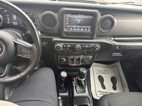 Used 2022 Jeep Wrangler Sport S image 24