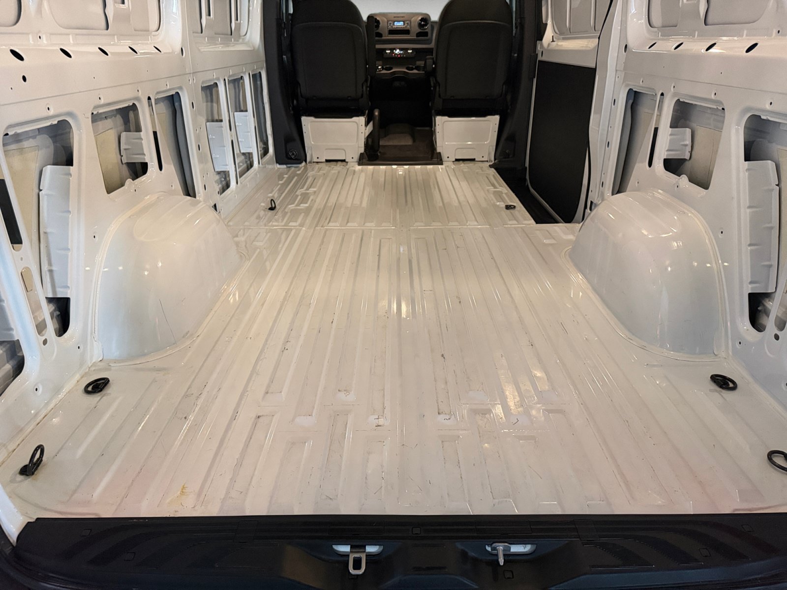 Used 2025 Mercedes-Benz Sprinter 2500 image 19