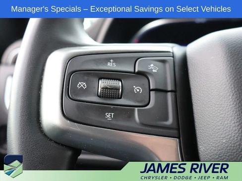 Used 2024 Chevrolet Suburban LT AWD/4WD image 27