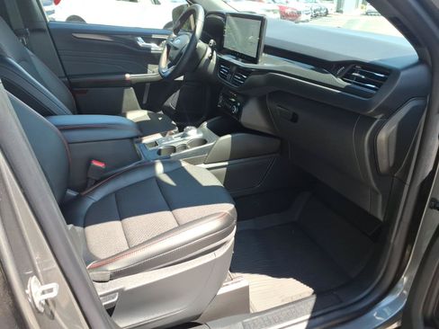 Used 2024 Ford Escape ST-Line w/ Tech Pack #1 FWD image 29