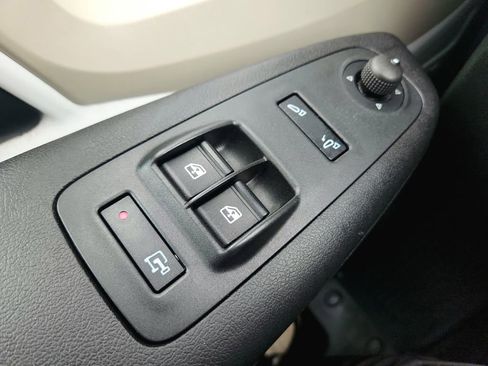 Used 2022 RAM ProMaster 2500 w/ Driver Convenience Group FWD image 21