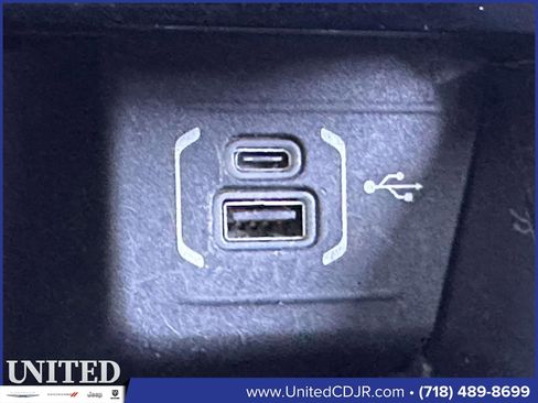 Used 2023 Jeep Compass Latitude w/ Sun and Sound Group image 28