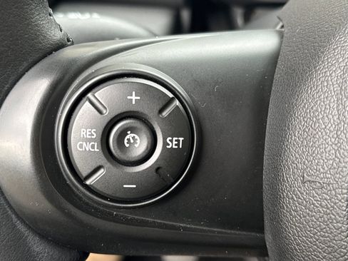 Used 2019 MINI Cooper 2-Door Hardtop image 24