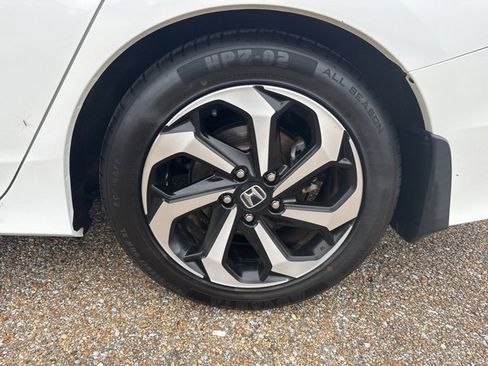 Used 2017 Honda Accord EX-L image 9