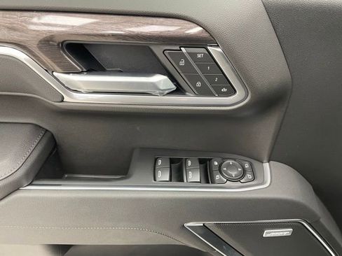 New 2026 Chevrolet Silverado 1500 LTZ w/ LTZ Premium Package AWD/4WD image 12