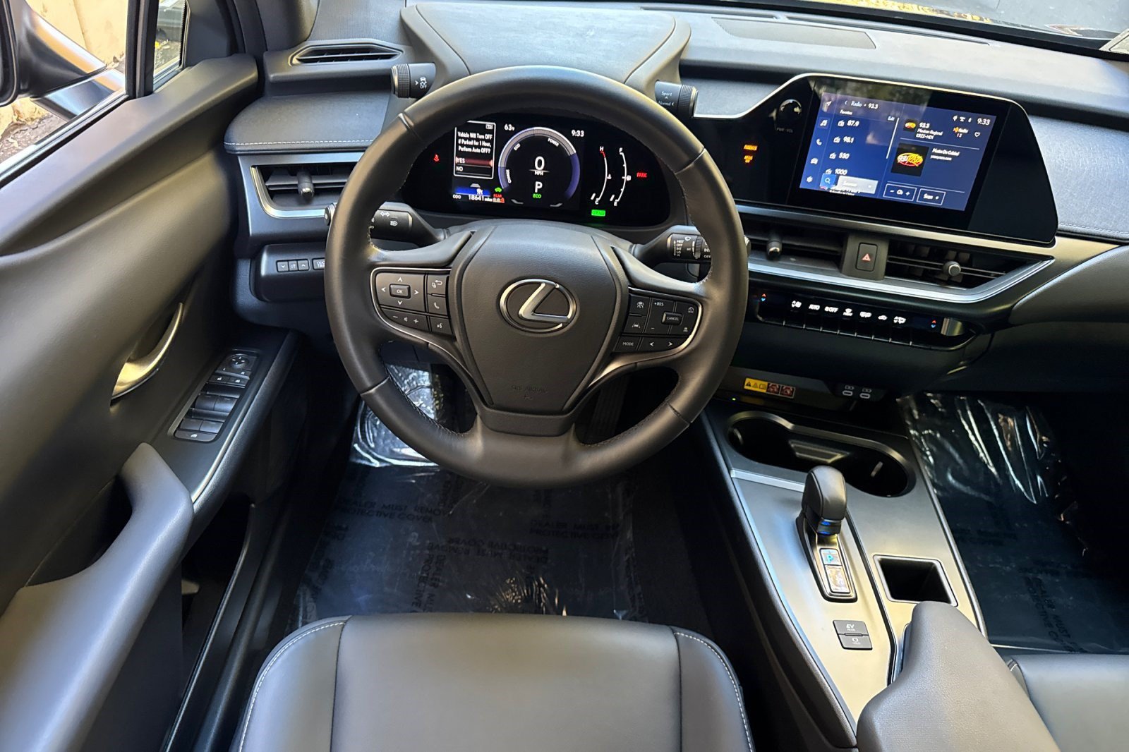 Certified 2025 Lexus UX 300h FWD w/ Accessory Package (Z2) image 30
