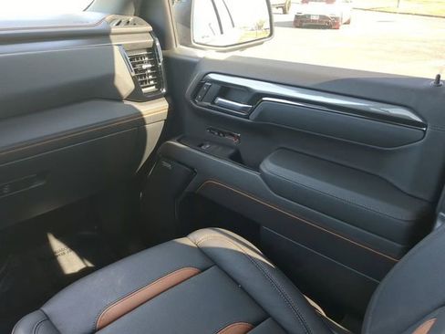 Used 2025 GMC Sierra 1500 AT4 w/ AT4 Premium Package image 19