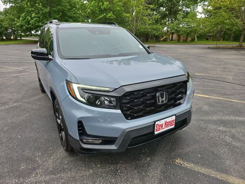 Used 2023 Honda Passport Elite image 8