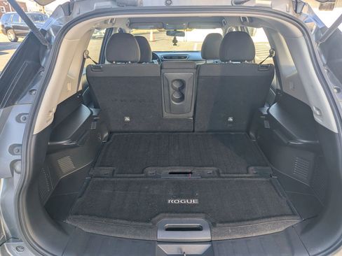Used 2016 Nissan Rogue S image 17