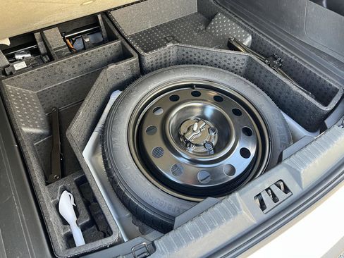 Used 2023 Ford Edge SEL image 38