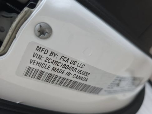 Used 2024 Chrysler Pacifica Touring-L w/ S Appearance Package FWD image 34