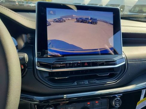 New 2026 Jeep Compass Latitude image 25