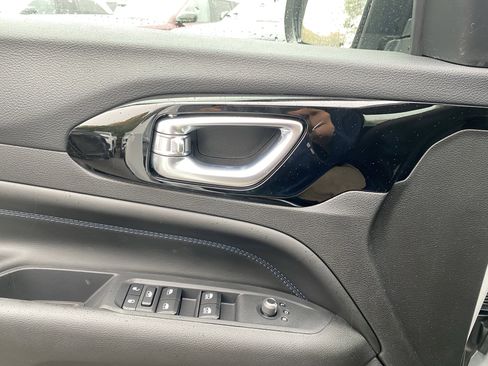 New 2026 Jeep Compass Limited image 14