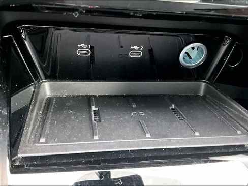 Used 2025 Audi Q5 Premium w/ Convenience Package image 15