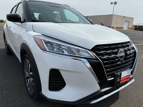 Certified 2023 Nissan Kicks SV FWD image 8