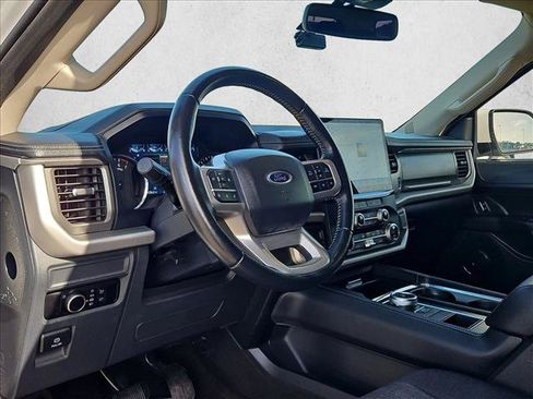 Used 2023 Ford Expedition XLT RWD image 10
