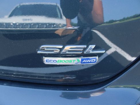 Used 2019 Ford Edge SEL w/ Equipment Group 201A AWD/4WD image 7