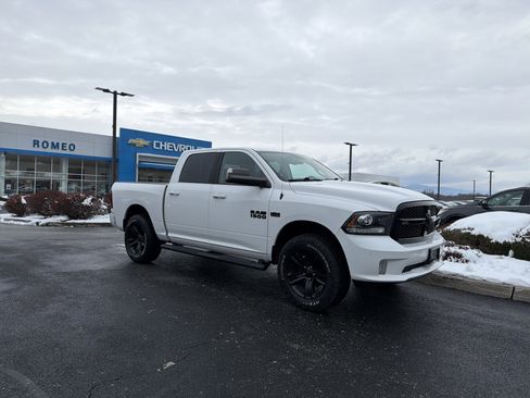 Used 2018 RAM 1500 Sport image 3