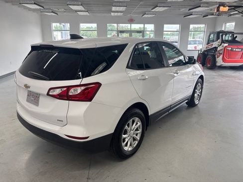 Used 2020 Chevrolet Equinox LS AWD/4WD image 11