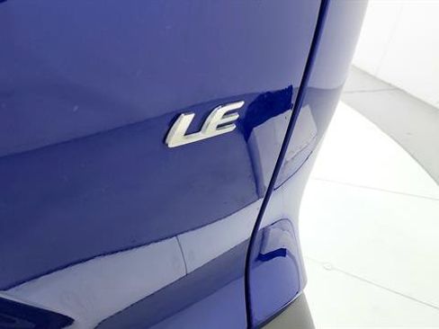 Used 2025 Toyota Corolla Cross LE FWD image 28