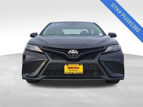 Used 2023 Toyota Camry SE image 2