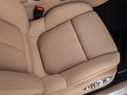 Certified 2026 Porsche Macan S AWD/4WD image 41