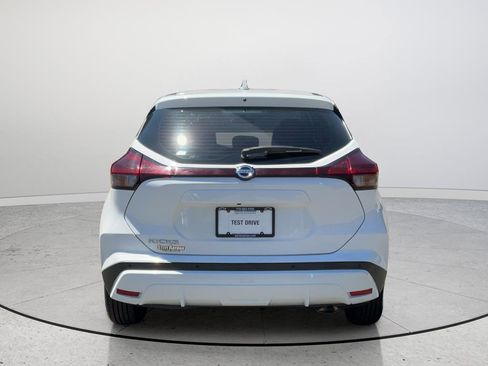 Used 2021 Nissan Kicks S FWD image 8