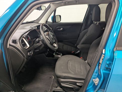 Used 2019 Jeep Renegade Latitude AWD/4WD image 20