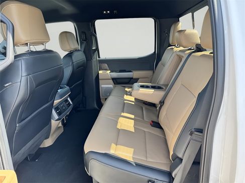 Used 2023 Ford F250 Lariat w/ Chrome Package image 37