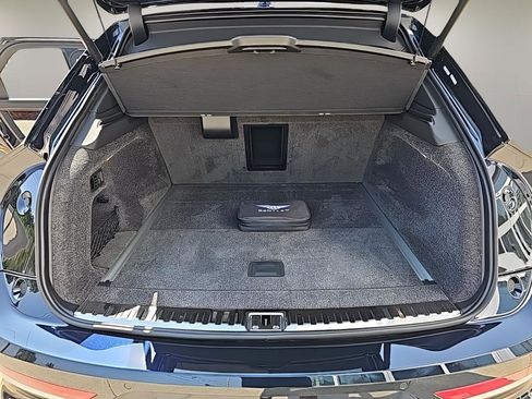 New 2024 Bentley Bentayga Extended Wheelbase image 35