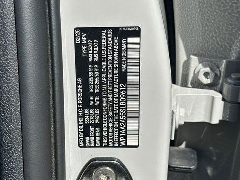 Used 2025 Porsche Macan image 44