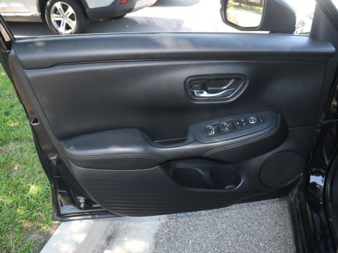 Used 2023 Honda HR-V EX-L image 10