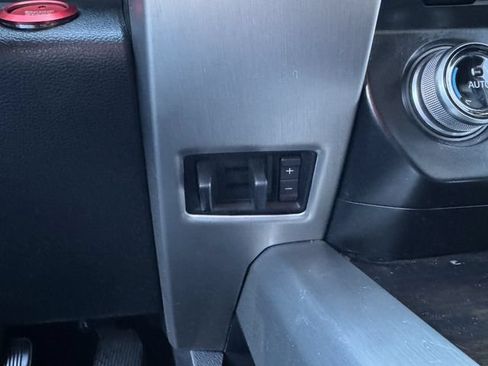 Used 2015 Ford F150 Platinum w/ Equipment Group 701A Luxury AWD/4WD image 32
