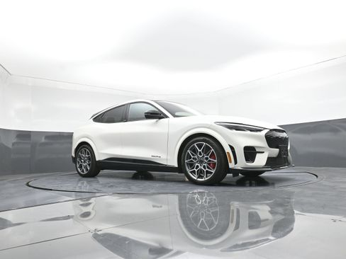 Used 2025 Ford Mustang Mach-E GT image 28