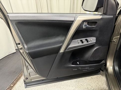 Used 2015 Toyota RAV4 XLE image 20