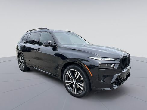 Used 2025 BMW X7 M60i AWD/4WD image 11