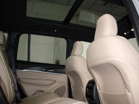 Certified 2025 Jeep Grand Cherokee Limited w/ Black Appearance Package image 6