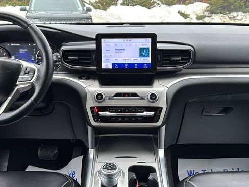 Used 2022 Ford Explorer XLT w/ Equipment Group 202A image 15