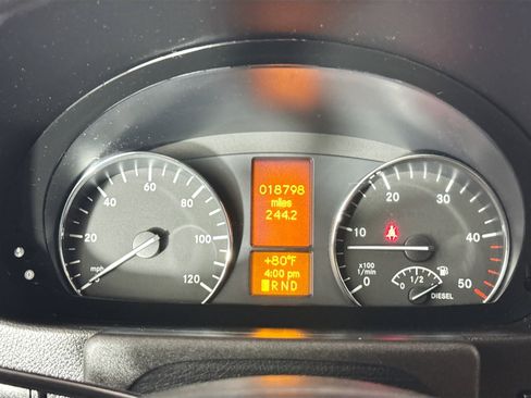 Used 2018 Mercedes-Benz Sprinter 2500 image 34