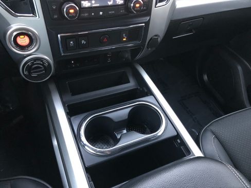 Used 2017 Nissan Titan PRO-4X AWD/4WD image 15