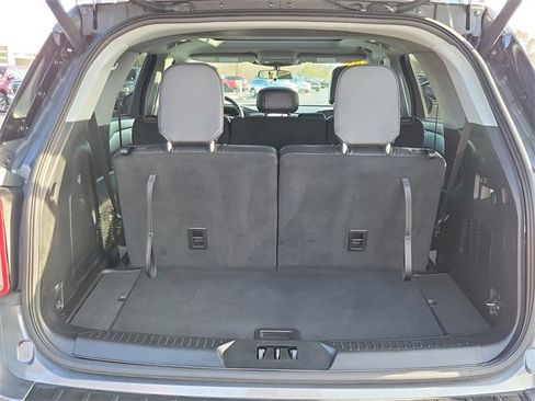 Used 2022 Ford Explorer XLT w/ Equipment Group 202A image 8