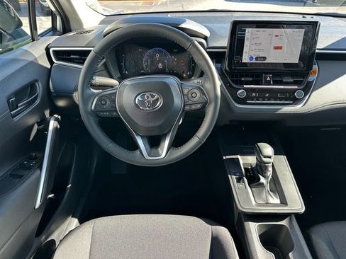 Certified 2026 Toyota Corolla Cross LE FWD image 10