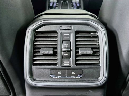 Certified 2026 Porsche Macan AWD/4WD image 26