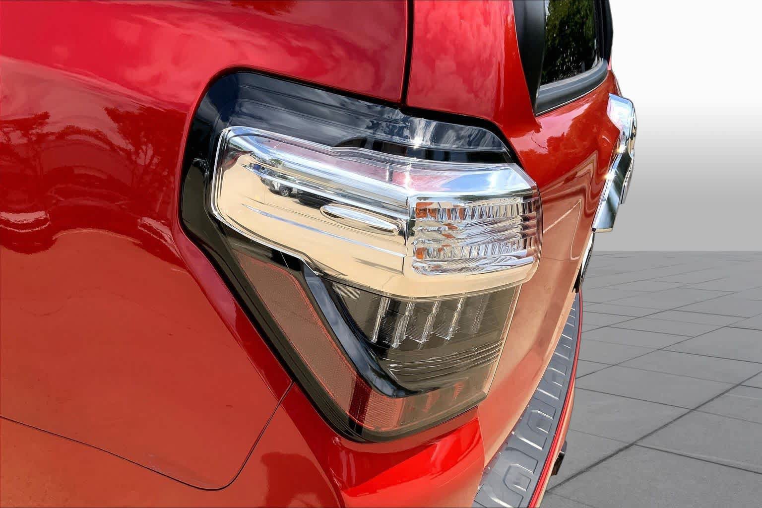 Used 2021 Toyota 4Runner Limited AWD/4WD image 28